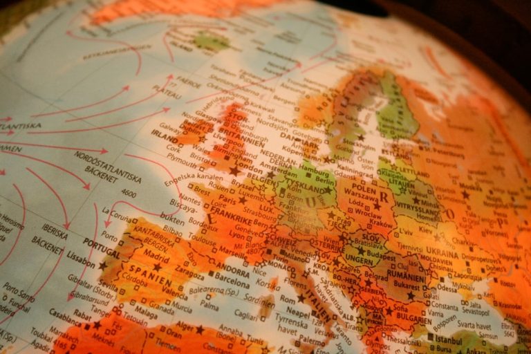 Dünya küresi – diplomasi dış politika ve uluslararası ilişkiler